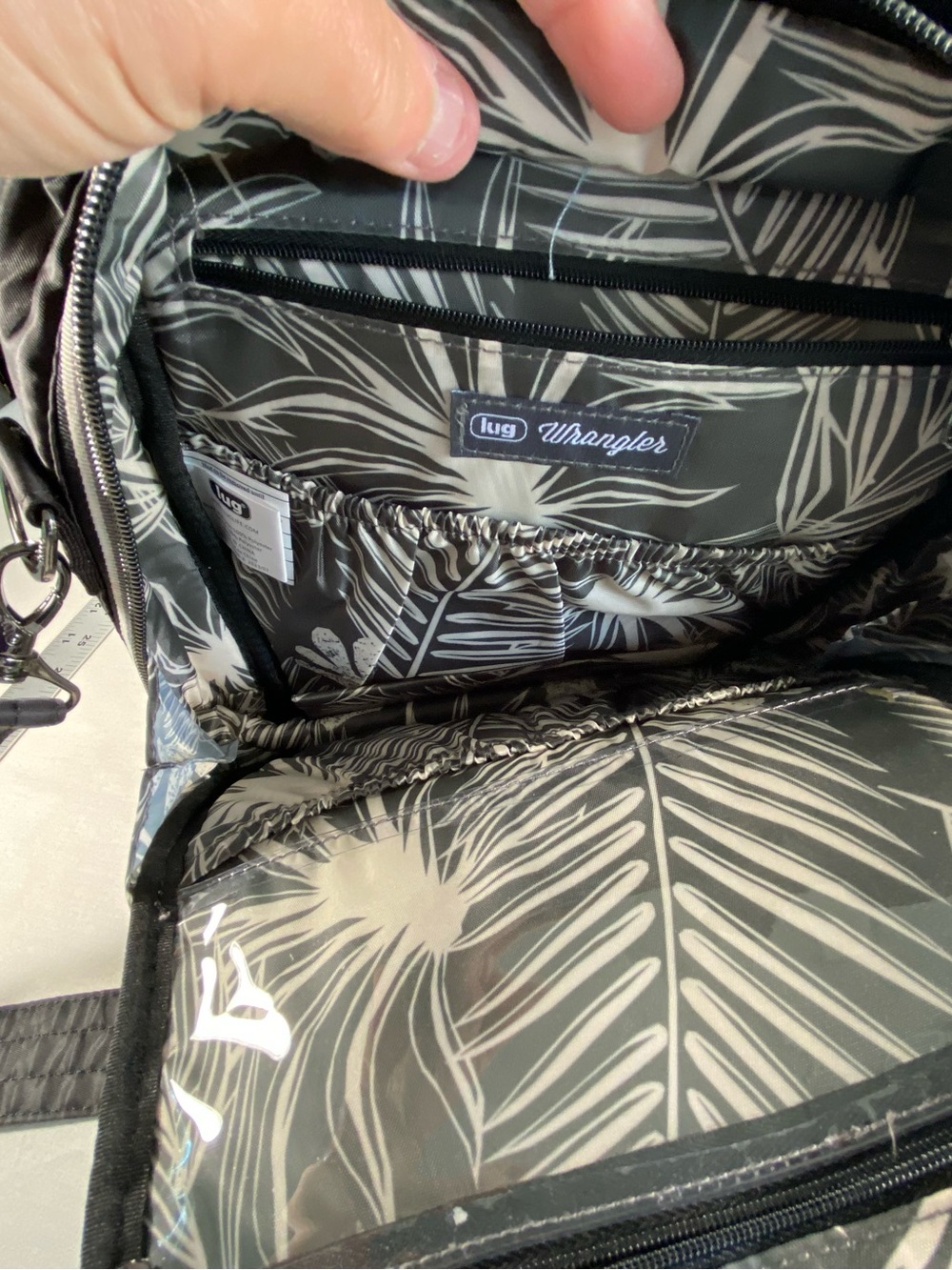 Black Quilted Lug Wrangler Bag Crossbody Purse - Picture 9 of 11